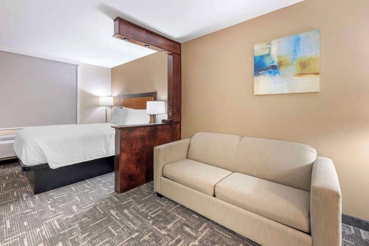 Room 9 of 41