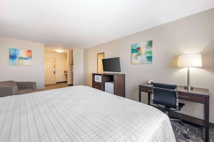 Room 17 of 41