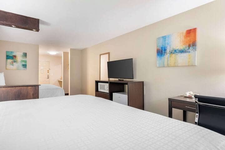 Room 19 of 41